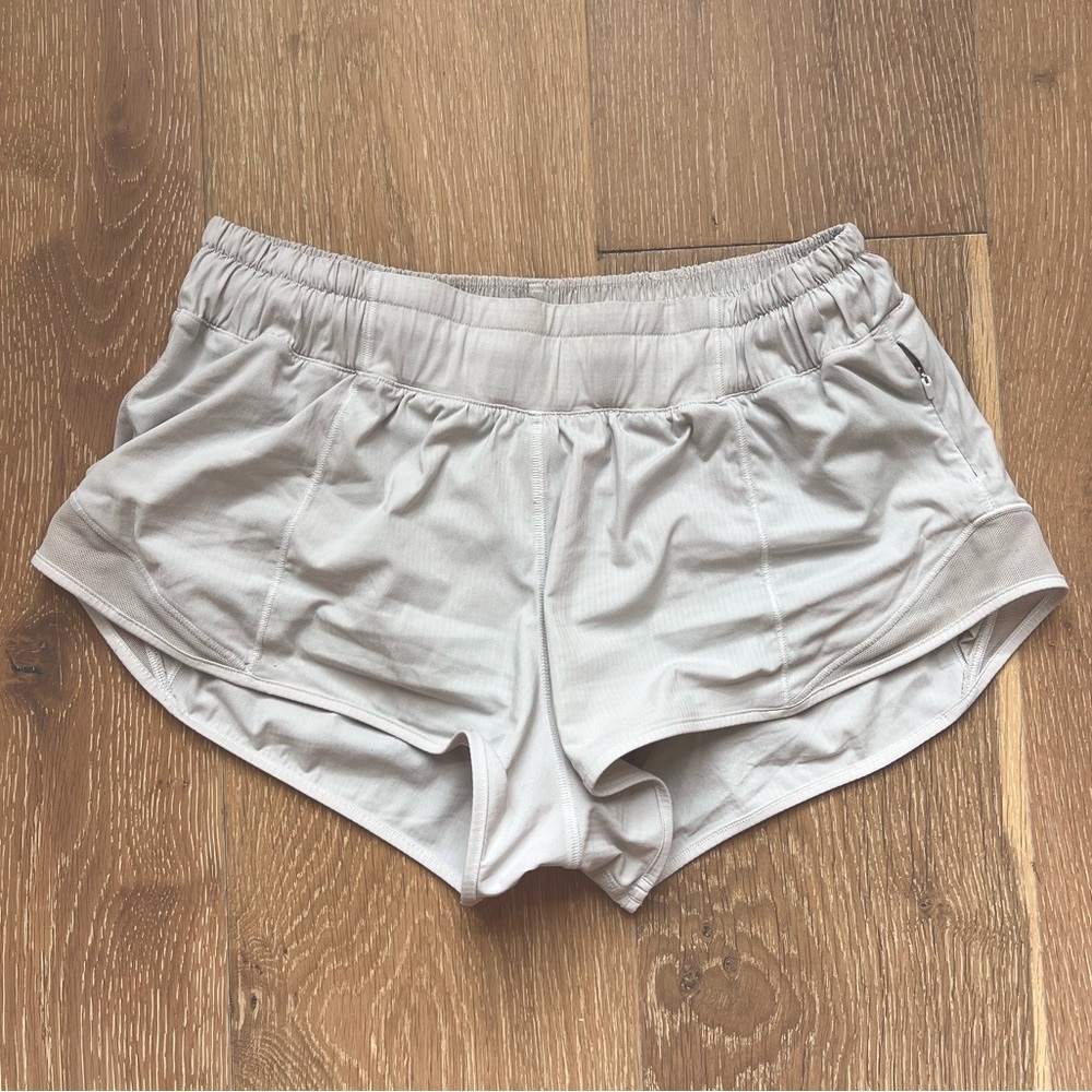 white lululemon hotty hot shorts